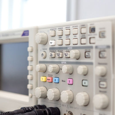 Emf van het gloeilamplabotest erp Derdeverificatieservice